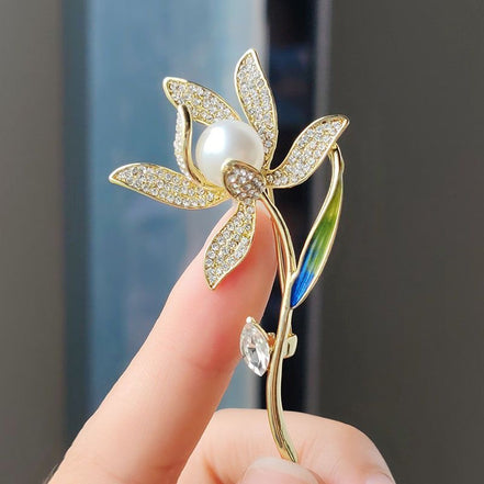 Pearl Daffodils Brooch