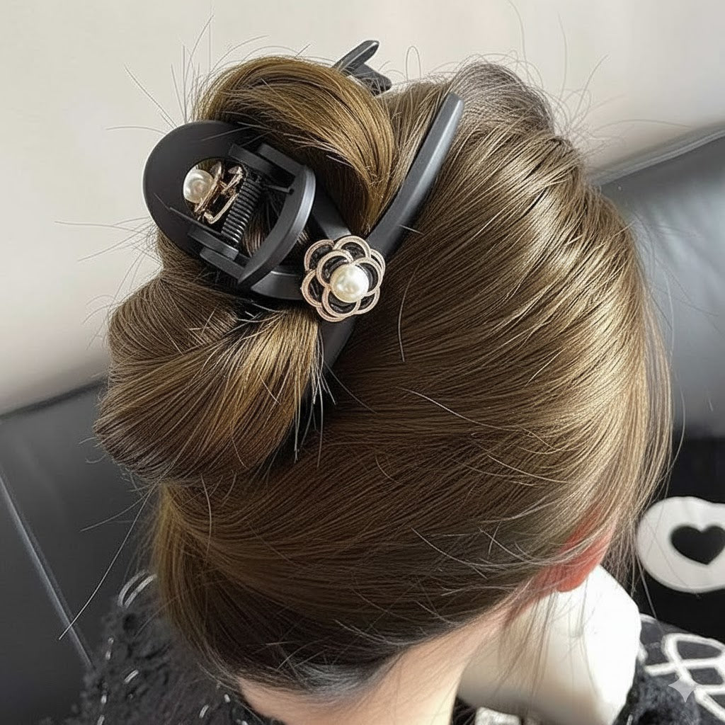 Camellia Top Matte Hair Claw Clip