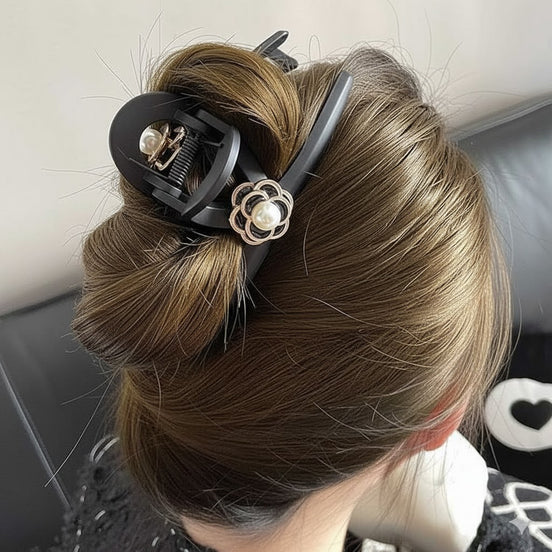 Camellia Top Matte Hair Claw Clip