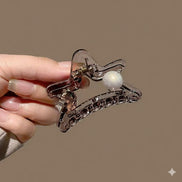 Pearl Top Star-shape Hair Claw Clip