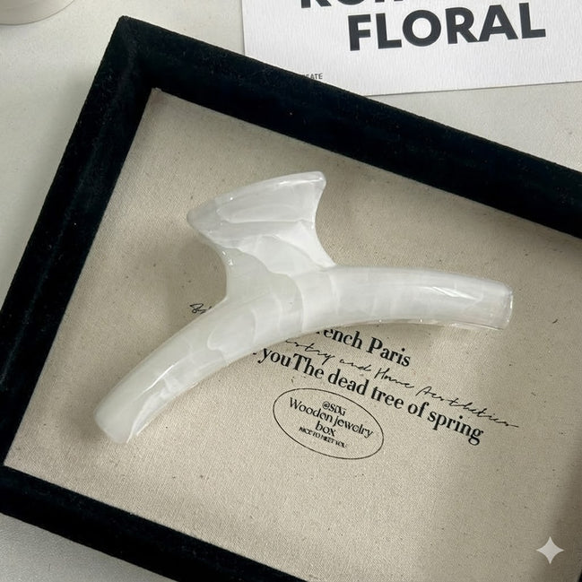 Marble Chic Curved Hair Claw Clip