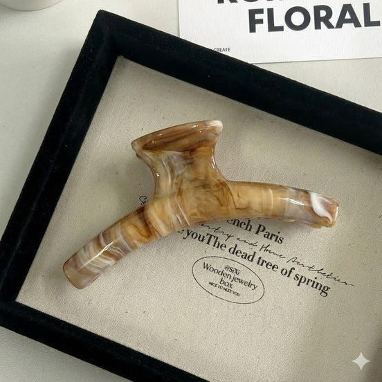 Marble Chic Curved Hair Claw Clip