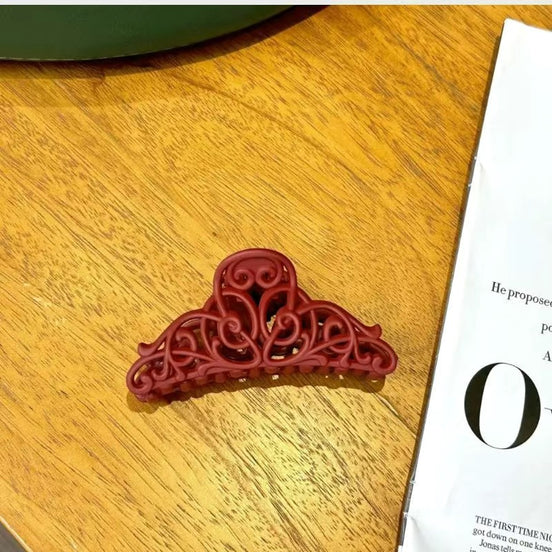 Mori Hollow Plant Hair Claw Clip
