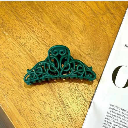 Mori Hollow Plant Hair Claw Clip