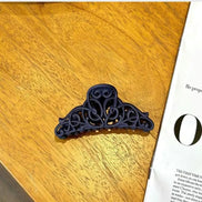 Mori Hollow Plant Hair Claw Clip