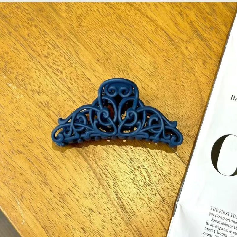 Mori Hollow Plant Hair Claw Clip