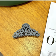 Mori Hollow Plant Hair Claw Clip