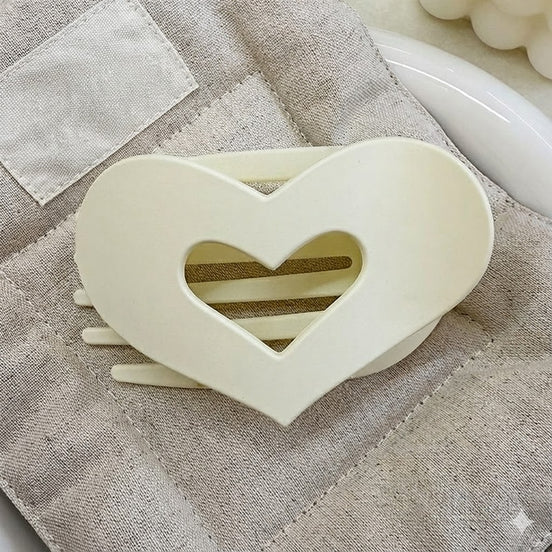 Maillard Style Matte Heart-shape Flat Hair Claw Clip