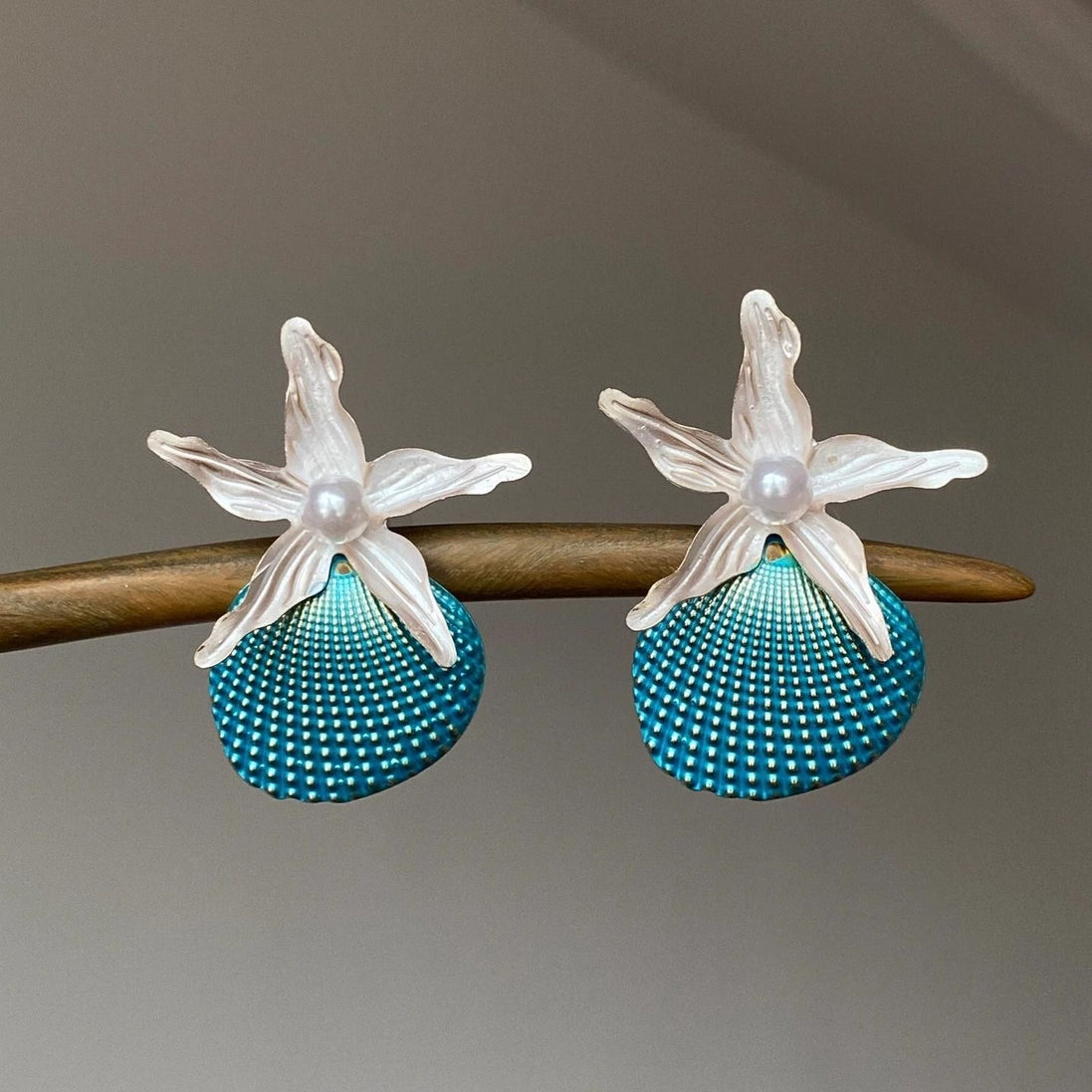 Ocean Series White& Blue Sea Star & Shell Earrings