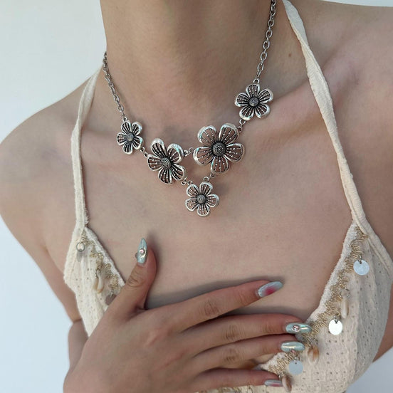 Vintage Hollow Flower Necklace