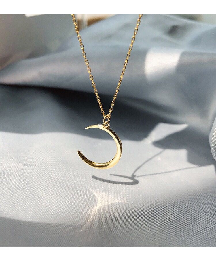 Minimalist Little Moon Pendant Necklace
