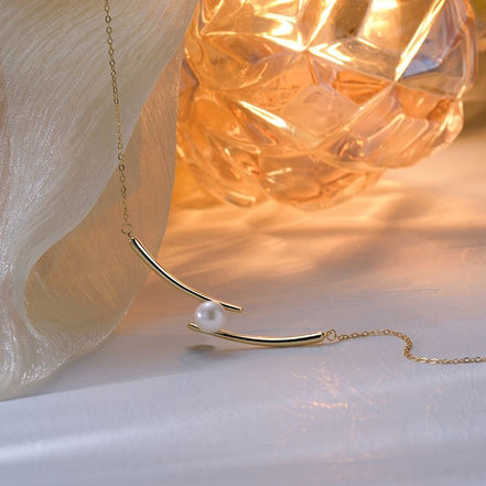 Minimalist Pearl Pendant Necklace