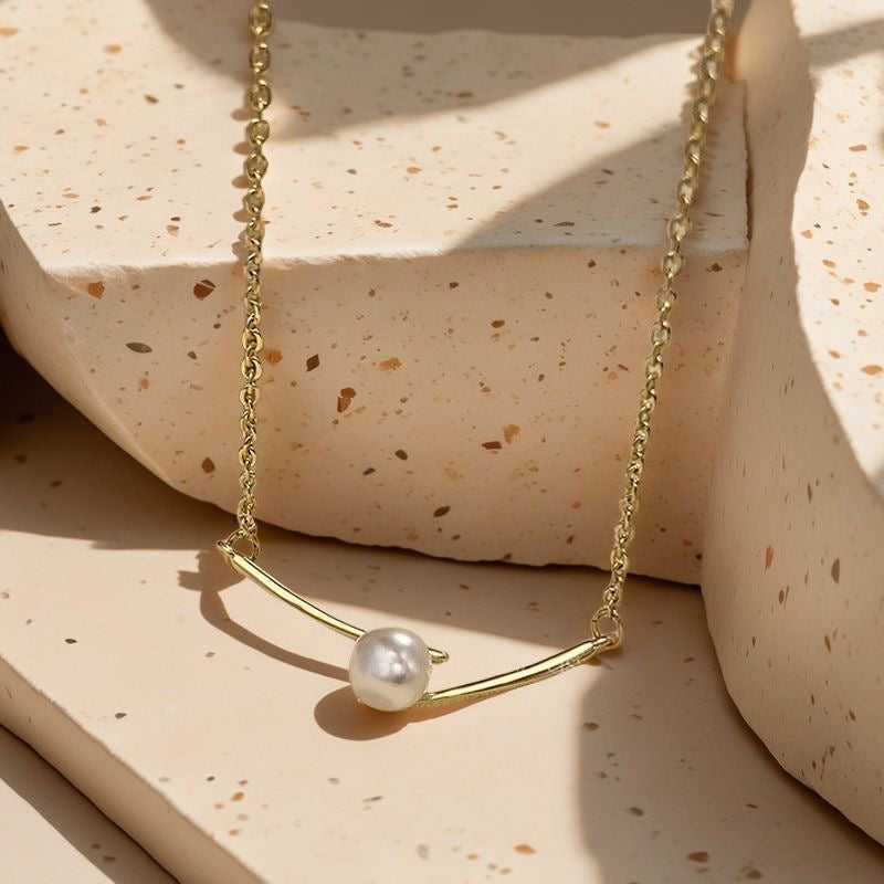 Minimalist Pearl Pendant Necklace